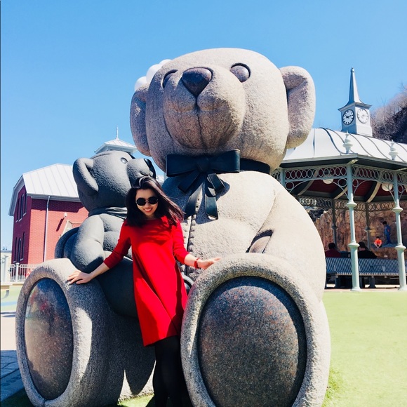 Profile Picture of Sijia Liang (@scarlettshopper) on Poshmark