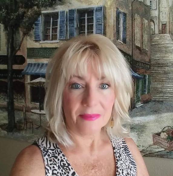 Profile Picture of Ileah Moore (@iminnerlove) on Poshmark