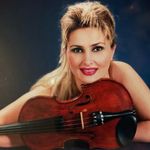 Profile Picture of ᴀʀʟɪɴᴅᴀ ʜʏsɴᴇʟᴀᴊ 🎻 (@arlinda.hysnelaj) on Instagram