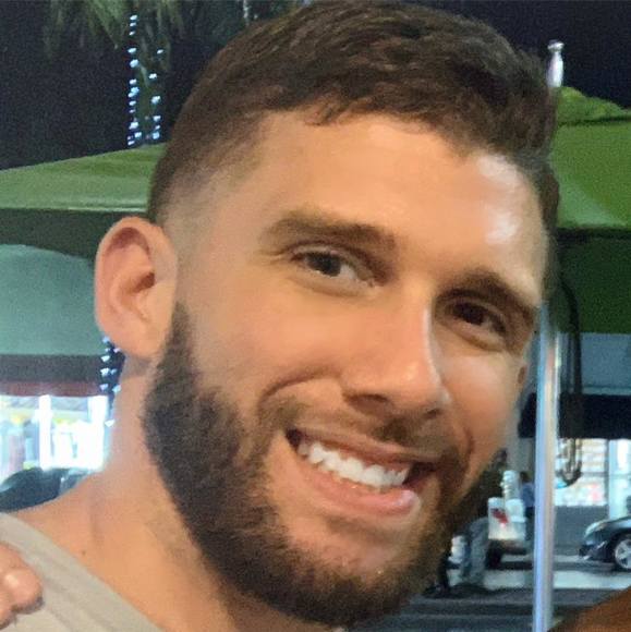 Profile Picture of Emilio Mayor (@etomayor) on Poshmark