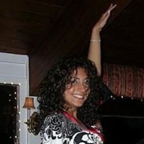 Profile Picture of Aimee Noone (@aim7779) on Poshmark
