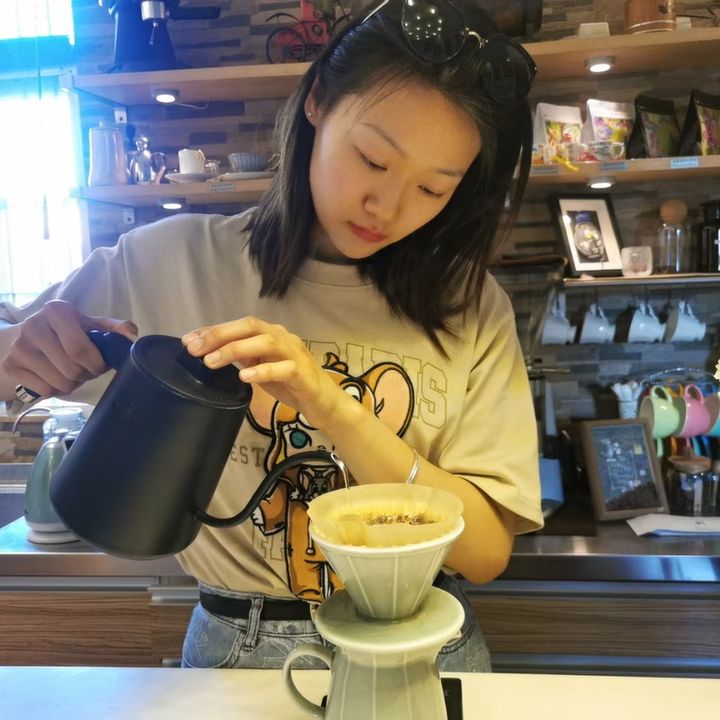 Profile Picture of Elva zhang (@elva.zhang0) on Tiktok