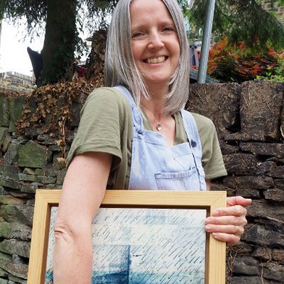 Profile Picture of Karen Howarth (@khceramics) on Twitter