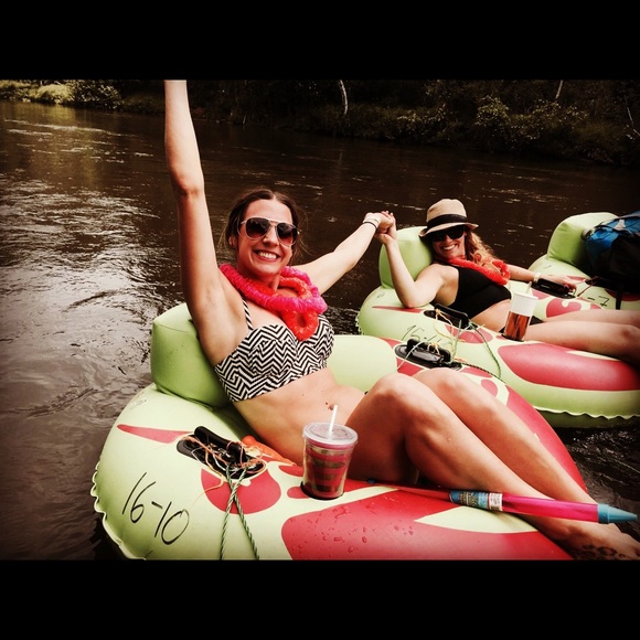 Profile Picture of Brooke Schrauben (@schrau28) on Poshmark