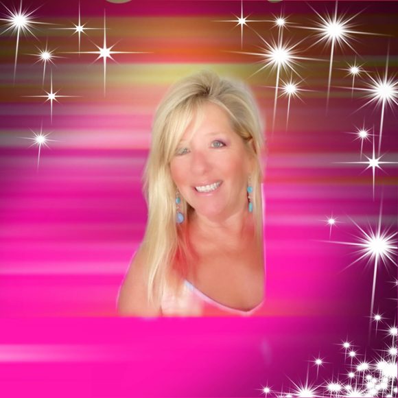 Profile Picture of Paula Quagliato (@paulaquagliato) on Poshmark
