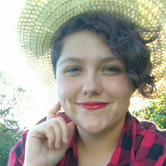 Profile Picture of Alexis Bowick (@broitslexicon) on Poshmark