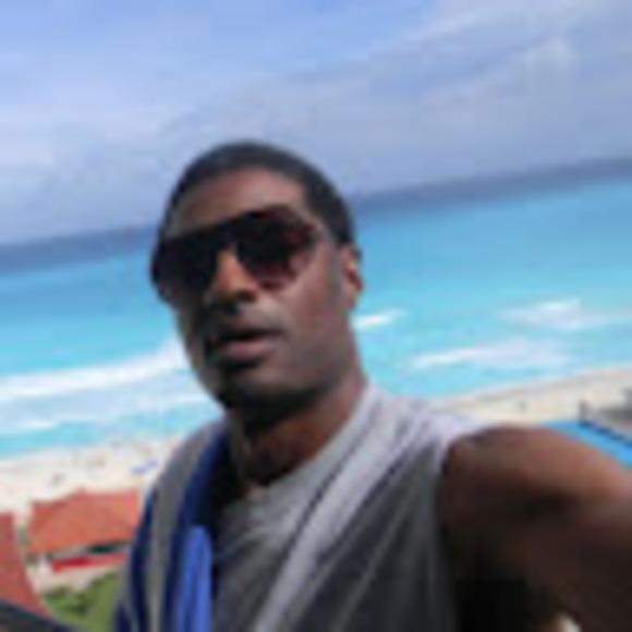 Profile Picture of Quenton Jones (@quentonjones59) on Poshmark