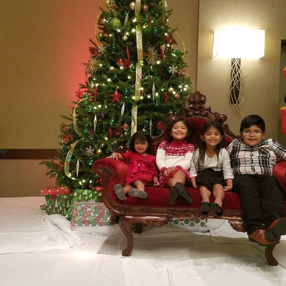 Profile Picture of Lorenzo Fuentes (@lorenzofnts_10) on Poshmark