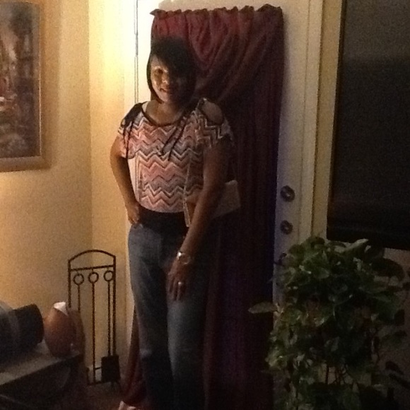 Profile Picture of Toni Mouling (@tmouling) on Poshmark