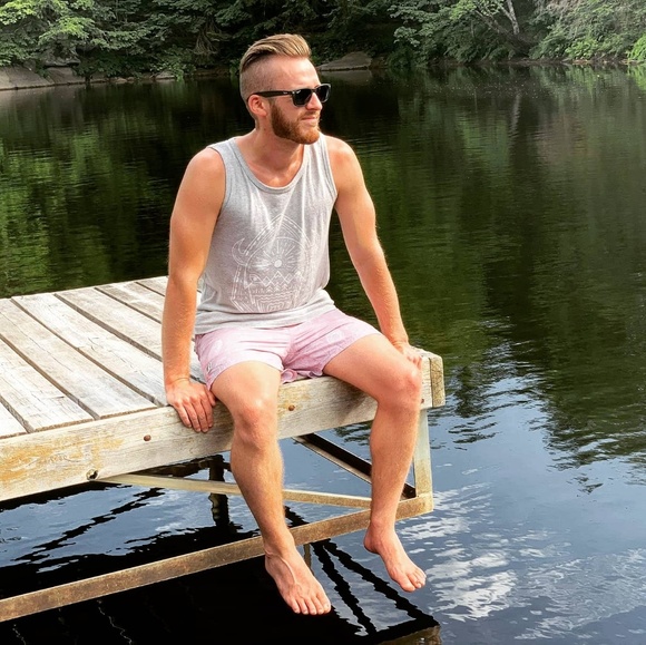 Profile Picture of Alex Foster (@teh_fraze) on Poshmark