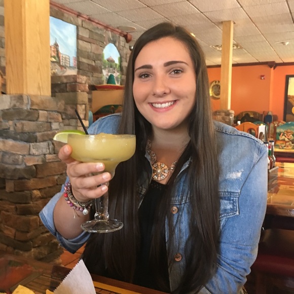 Profile Picture of Emily Reale (@emily_reale) on Poshmark