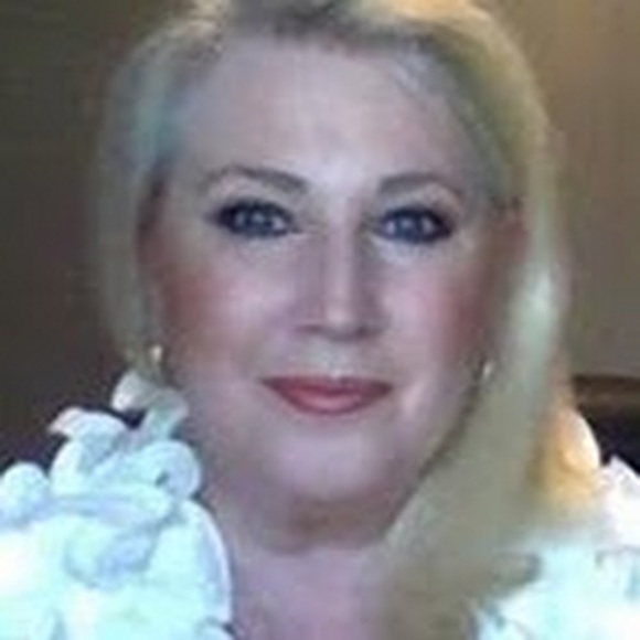 Profile Picture of Vera Kirby (@verakirby62) on Poshmark