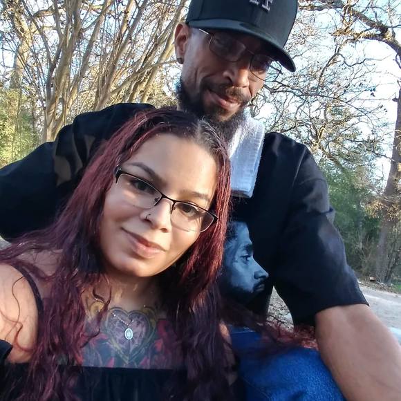 Profile Picture of Amanda Lopez (@lopezann1991) on Poshmark