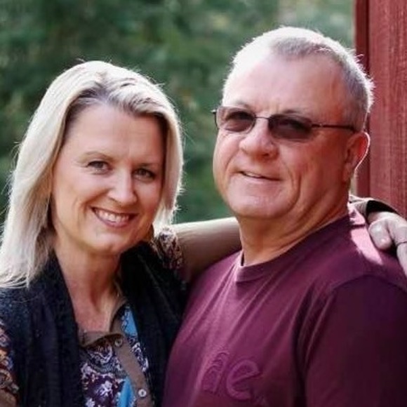 Profile Picture of Tina Bosio (@tboz_282000) on Poshmark