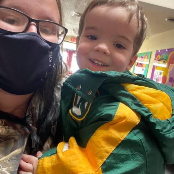 Profile Picture of Haley Puhl (@haleypuhl) on Poshmark