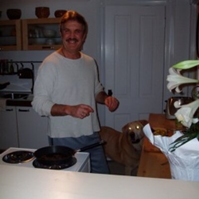 Profile Picture of Michael Brenner (@reesebren) on Twitter