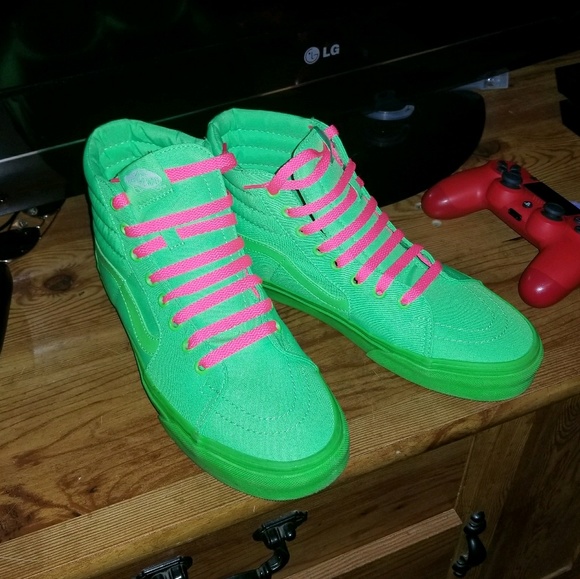 Profile Picture of Ediberto Morales (@realestpr) on Poshmark