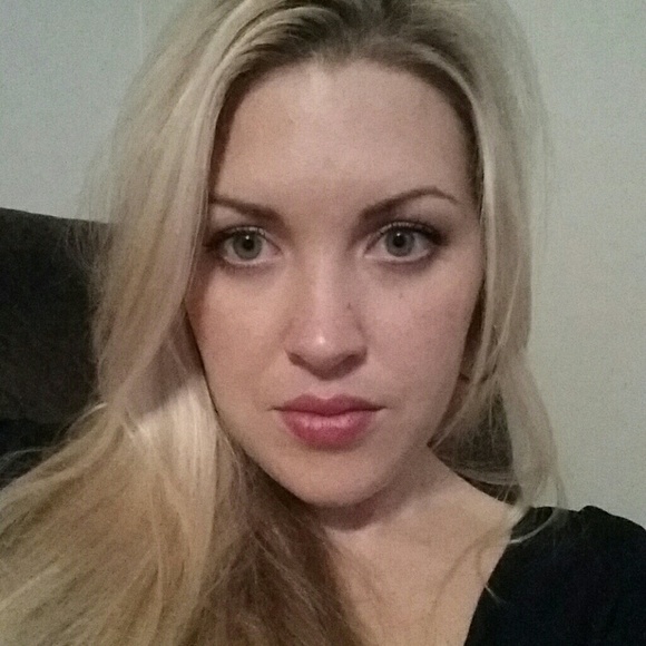 Profile Picture of Christie Stork (@clbran3) on Poshmark