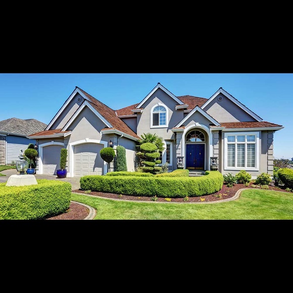 Profile Picture of Victoria Ivanova (@vihlunmtv) on Poshmark