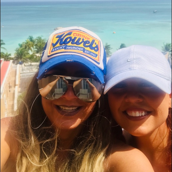 Profile Picture of Lori Terbeek (@terbeeks13) on Poshmark