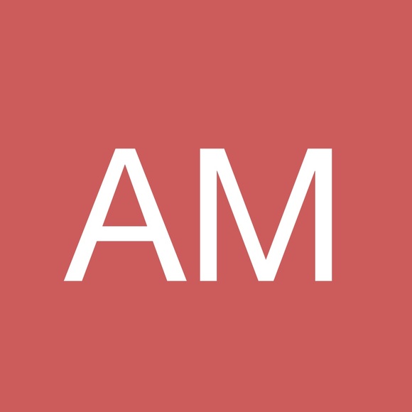 Profile Picture of Abby Muncey (@abbymochii) on Poshmark