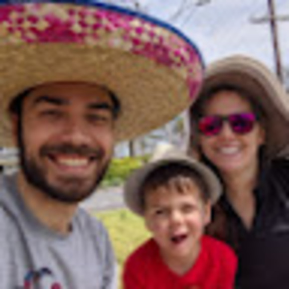 Profile Picture of Aaron Rosa (@aaronlouisrosa) on Poshmark