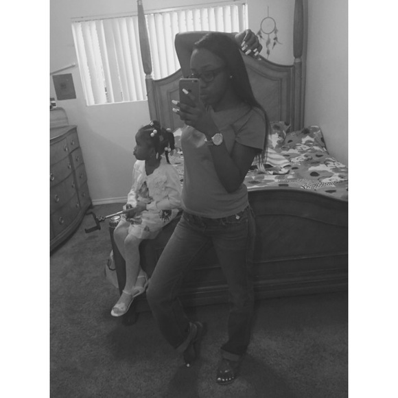 Profile Picture of Dniya Gabourel (@dniyaxo) on Poshmark