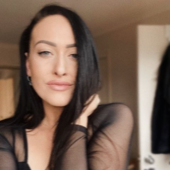 Profile Picture of Phoebe Owens (@phoebeowens) on Poshmark