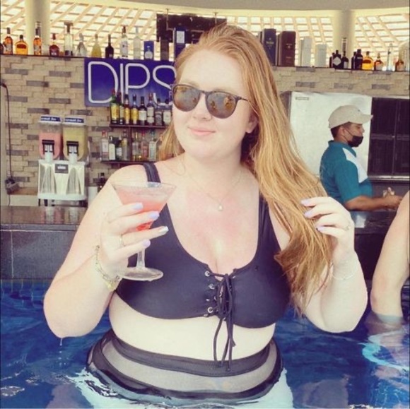 Profile Picture of Kara Harthun (@harthuka) on Poshmark