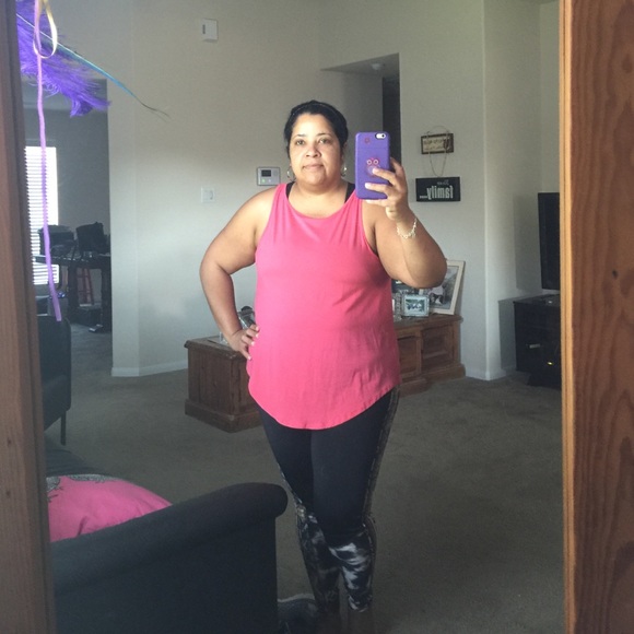 Profile Picture of Cynthia Berrios (@cynthiax_2006) on Poshmark