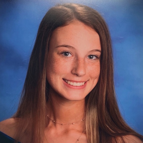 Olivia Heeg - Poshmark Profile Picture of Olivia Heeg (@oliviaheeg) on Poshmark