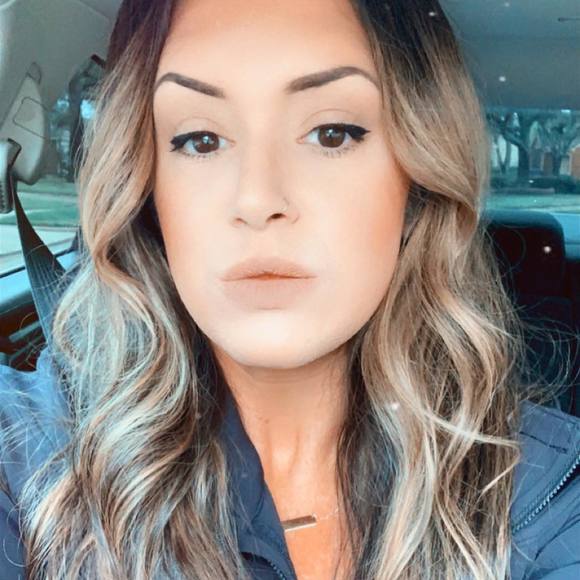 Profile Picture of Nicole Lucarotti (@neena6636) on Poshmark