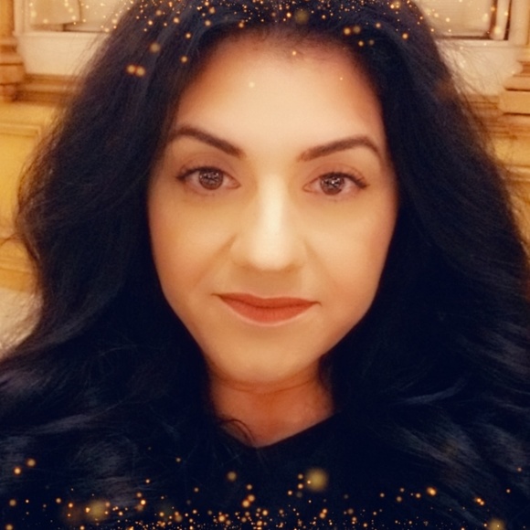 Nouha Khalil - Poshmark Profile Picture of Nouha Khalil (@nouha_khalil) on Poshmark