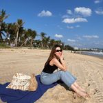 Profile Picture of Anni Zhang (@annzhang1109) on Instagram