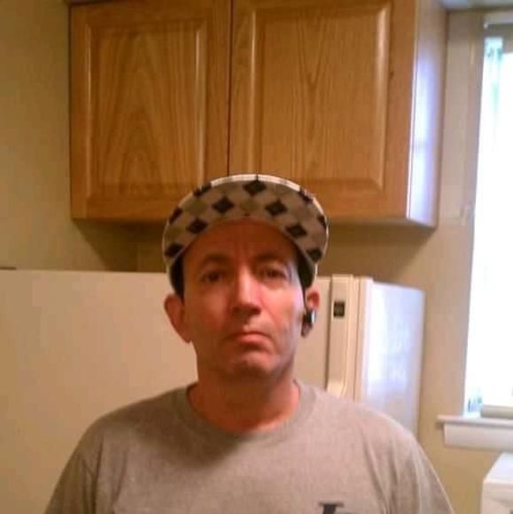 Profile Picture of Noel Velez (@nolito62) on Poshmark