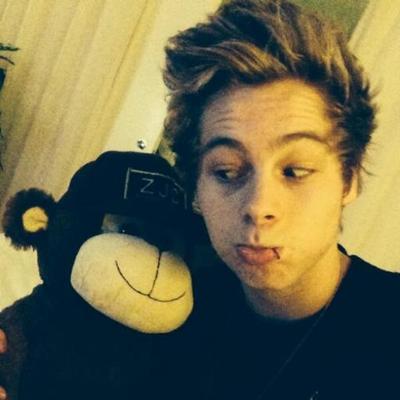 Profile Picture of Sam Celine Hemmings (@Saradsam_Celine) on Twitter