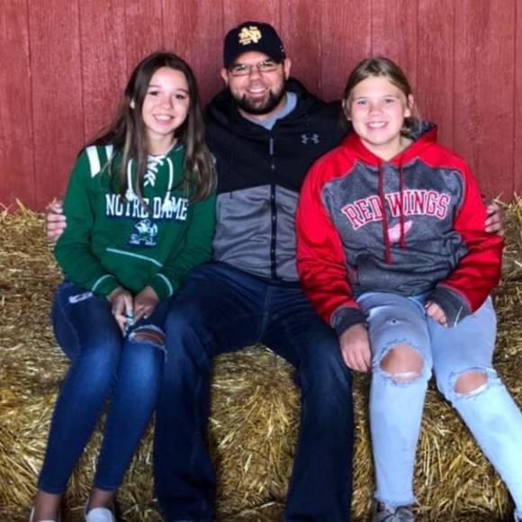 Profile Picture of Mike Alexander (@alexanderfb1) on Poshmark