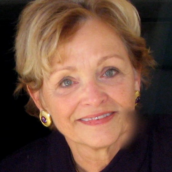 Profile Picture of Christney Mcglashan (@christneym) on Poshmark