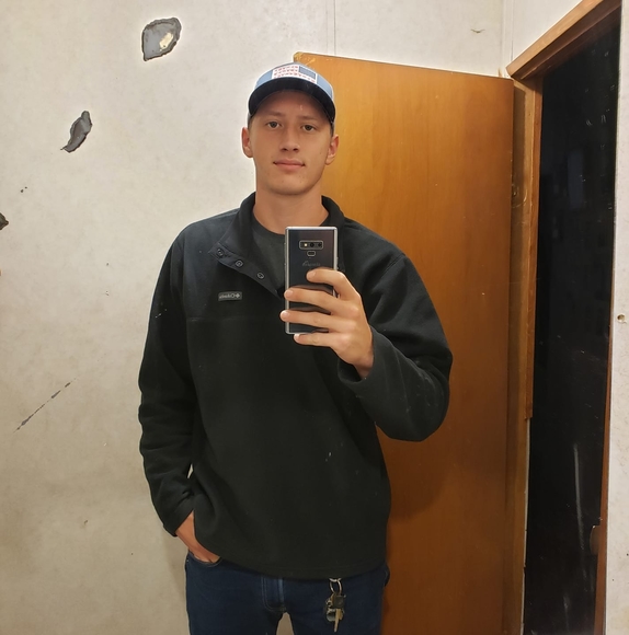Profile Picture of Austin Suttles (@austin_suttles) on Poshmark