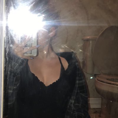 Profile Picture of Alexa Vaca De Robles (@AlexaRob1) on Twitter