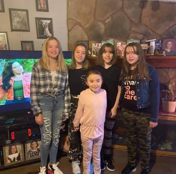 Profile Picture of Matthew Barnes (@matthewbarne328) on Poshmark