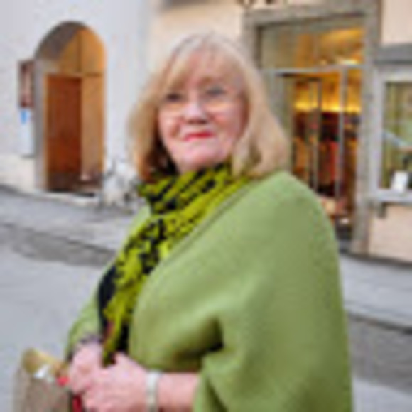 Profile Picture of Glynis Hamilton (@hamiltonglynis) on Poshmark