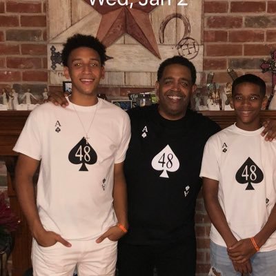 Profile Picture of Aaron Davis (@Aarondavis2233) on Twitter