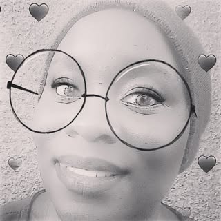 Profile Picture of Flora Batts (@florabatts) on Instagram