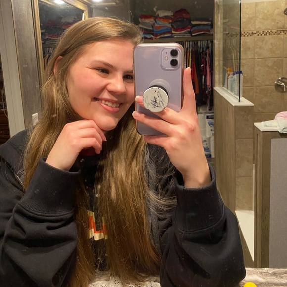 Profile Picture of Amy Reed (@areed2530) on Poshmark