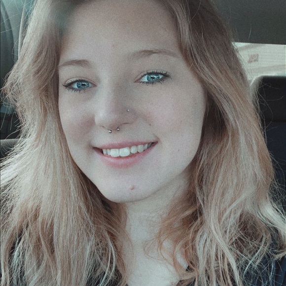 Profile Picture of Kylie Raught (@kylieraught) on Poshmark