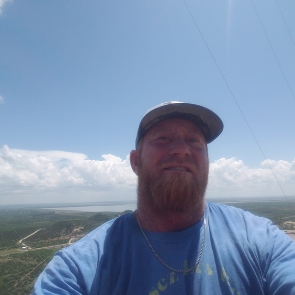 Profile Picture of David Barker (@davidbarker1976) on Poshmark