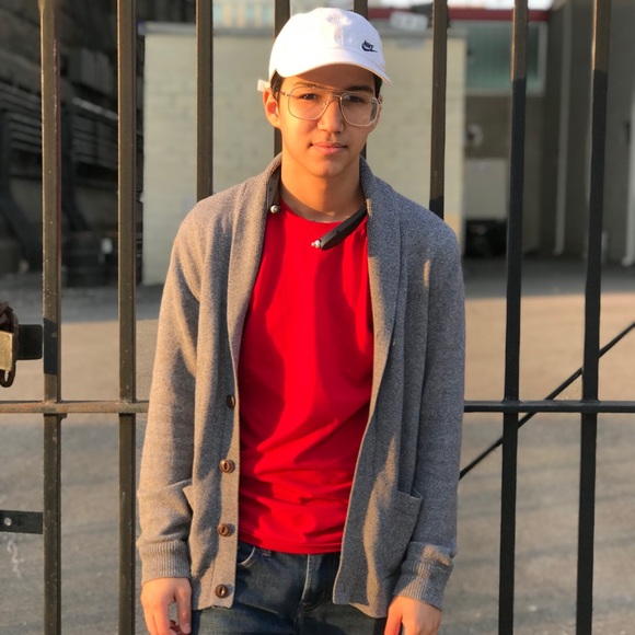 Profile Picture of Noelvis Collado (@noelvis11) on Poshmark