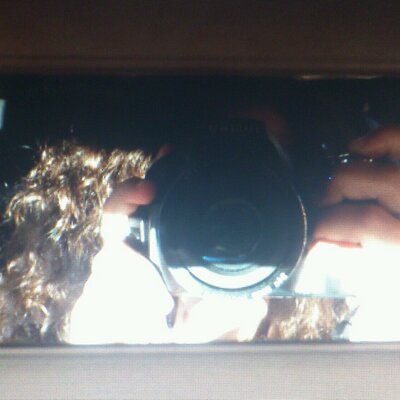 Profile Picture of Kris López Pérez (@SonrieNadaMas) on Twitter