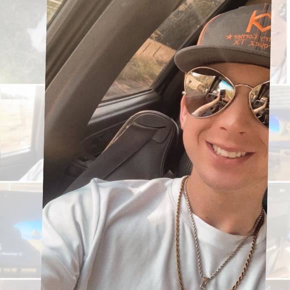 Profile Picture of Andrew Lenz (@dreww21) on Poshmark